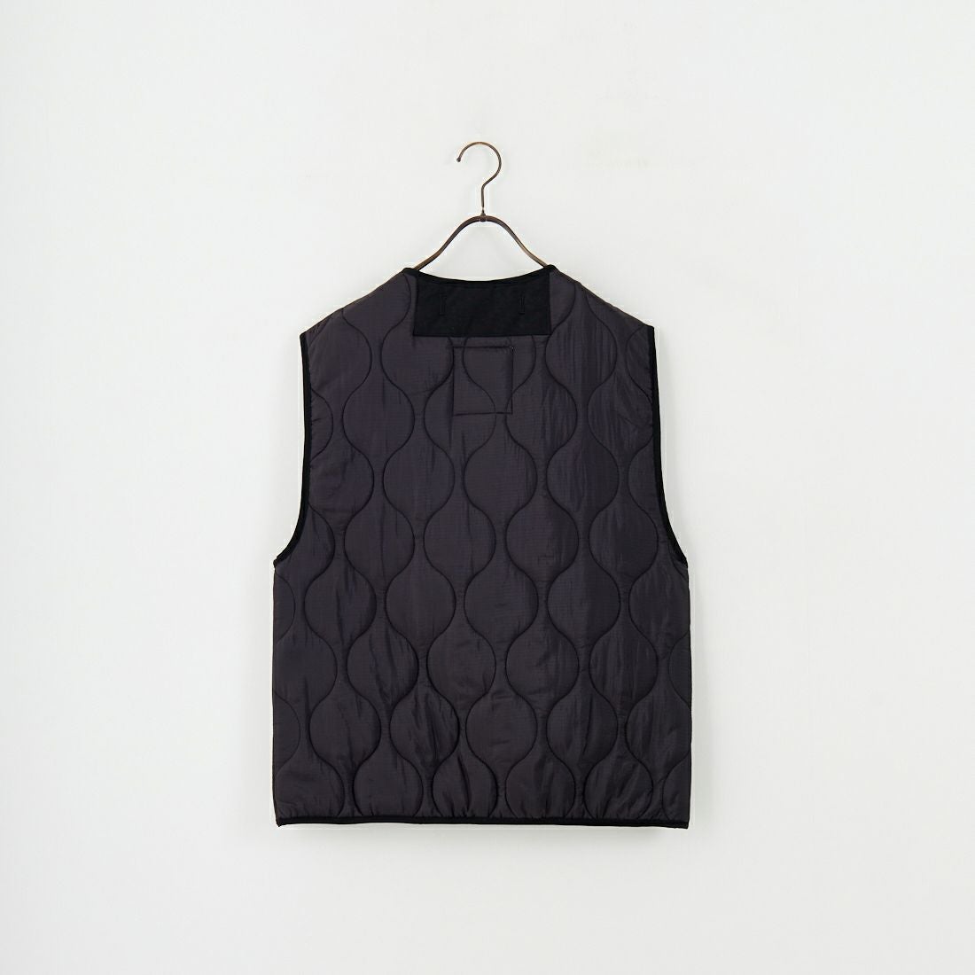 MILITARY [ミリタリー] 別注 フロントリボンキルティングベスト [T-24789000-JF] BLACK