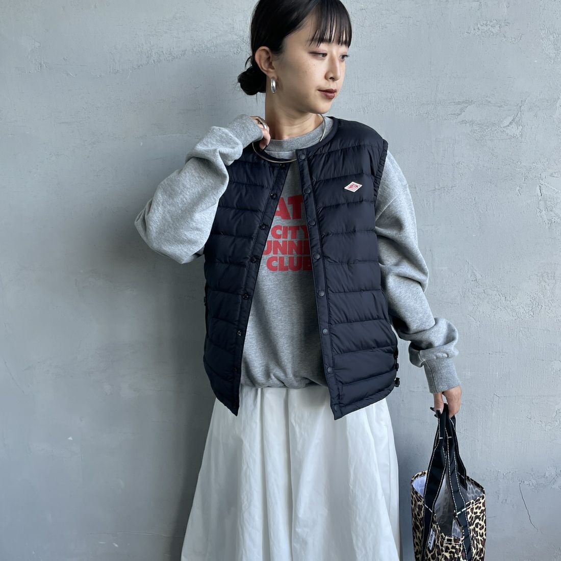DANTON [ダントン] インナーダウン クルーネックベスト [DT-A0002RRT] BLACK &&モデル身長：150cm 着用サイズ：S&&