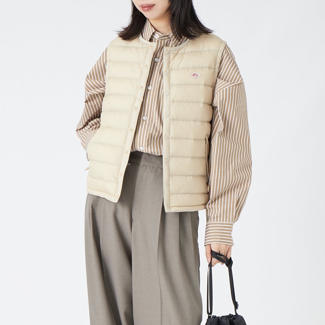 DANTON [ダントン] インナーダウン クルーネックベスト [DT-A0002RRT] OYSTER WHI &&モデル身長：162cm 着用サイズ：S&&