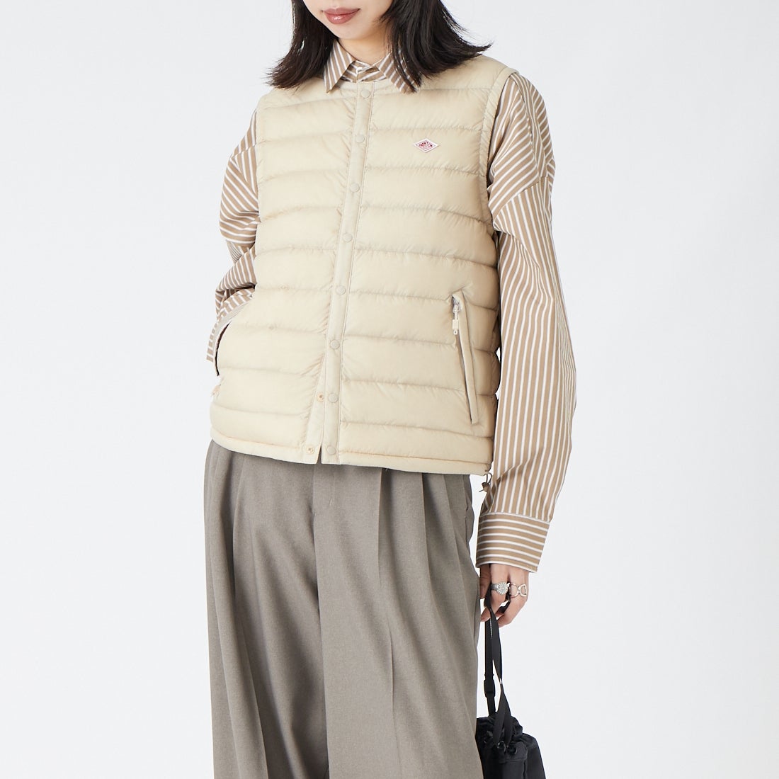 DANTON [ダントン] インナーダウン クルーネックベスト [DT-A0002RRT] OYSTER WHI &&モデル身長：162cm 着用サイズ：S&&