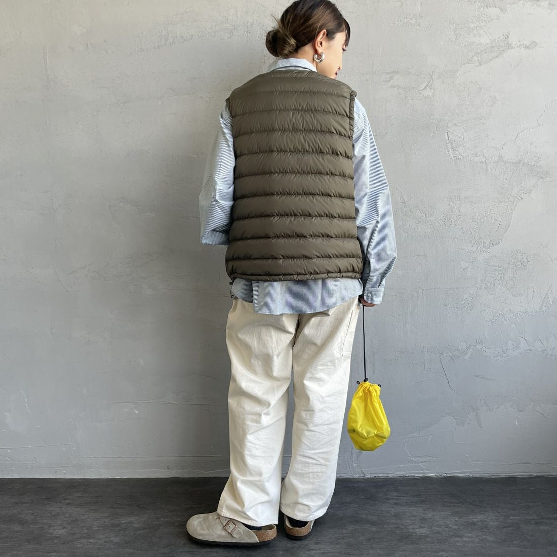 DANTON [ダントン] インナーダウン クルーネックベスト [DT-A0002RRT] OLIVE &&モデル身長：150cm 着用サイズ：M&&