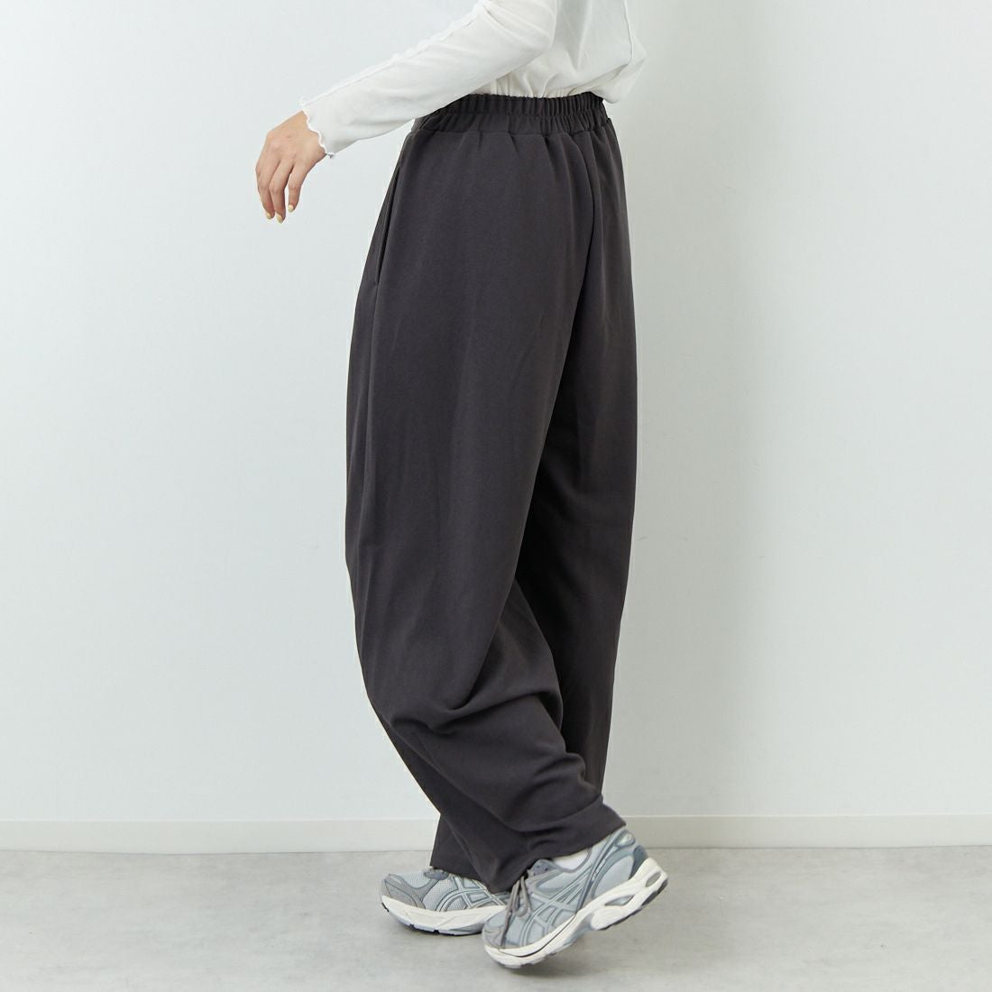 CLOCHE [クロシェ] ジョーゼットバレルパンツ [55286520] ﾁｬｺｰﾙ &&モデル身長：167cm 着用サイズ：2&&