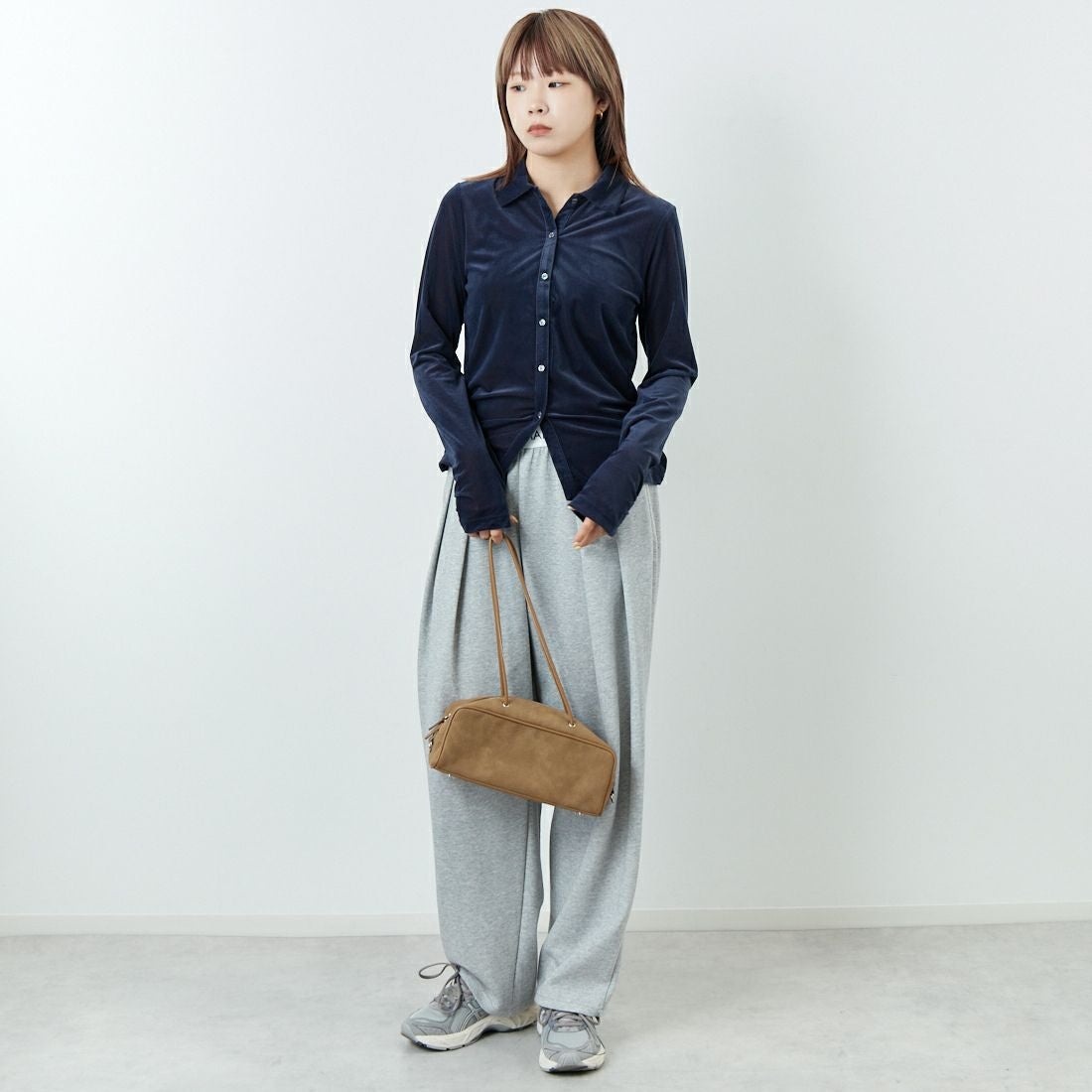 hwyl [ヒュイル] ベロアシャツ [55285554] ﾈｲﾋﾞｰ &&モデル身長：167cm 着用サイズ：2&&