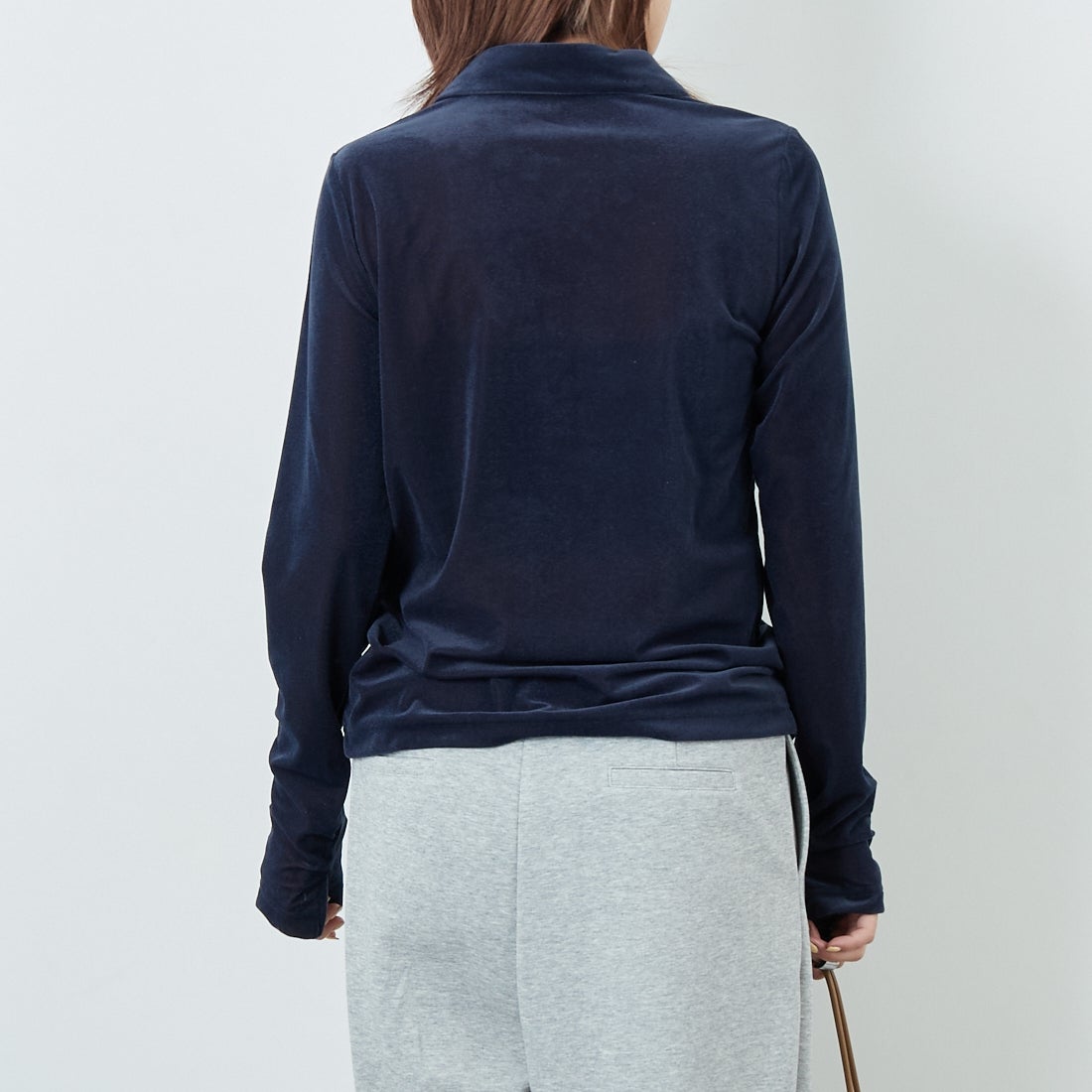 hwyl [ヒュイル] ベロアシャツ [55285554] ﾈｲﾋﾞｰ &&モデル身長：167cm 着用サイズ：2&&