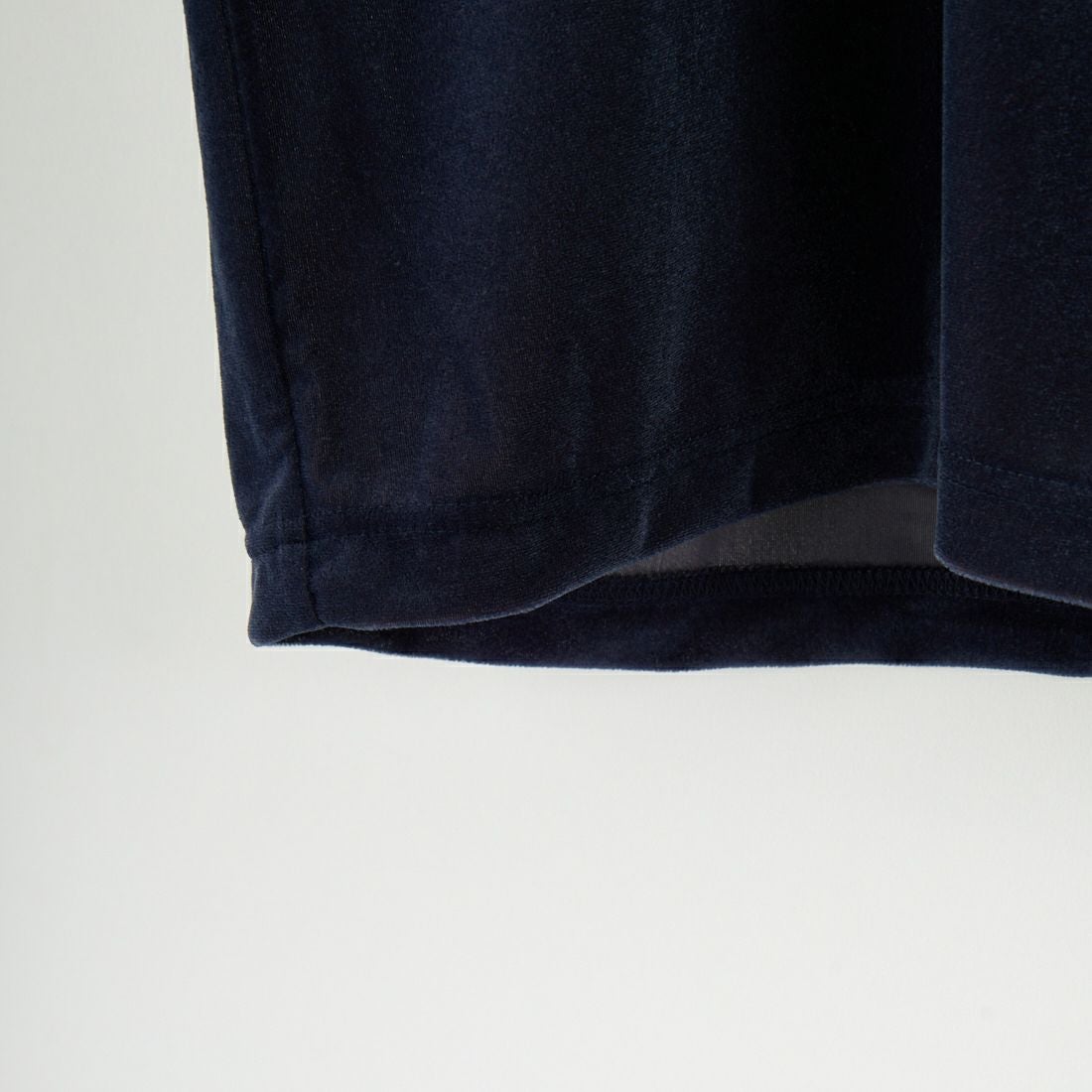 hwyl [ヒュイル] ベロアシャツ [55285554] ﾈｲﾋﾞｰ &&モデル身長：167cm 着用サイズ：2&&