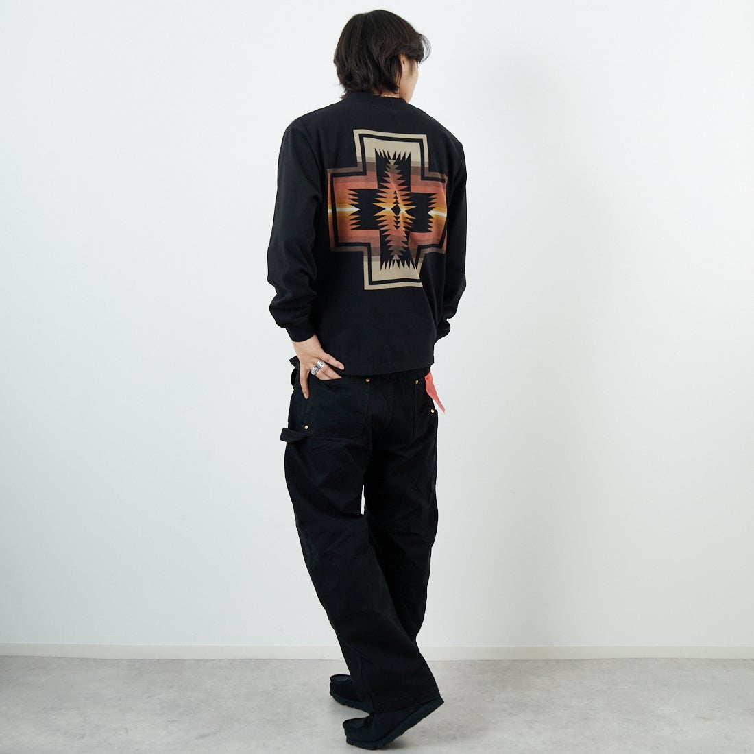 PENDLETON [ペンドルトン] バックプリント ロングスリーブTシャツ [5475-1015] 49 BLACK H &&モデル身長：179cm 着用サイズ：M&&