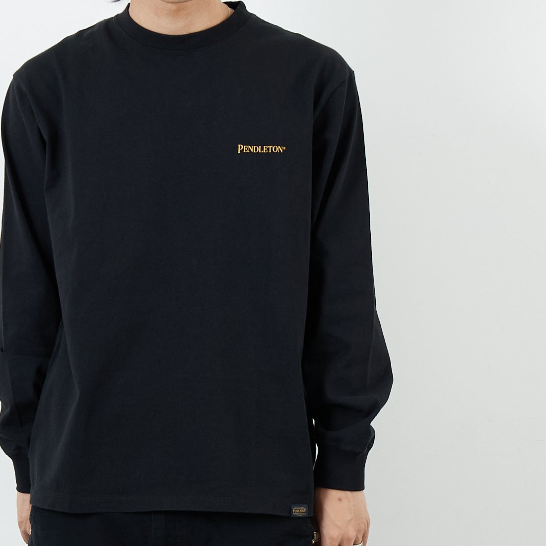 PENDLETON [ペンドルトン] バックプリント ロングスリーブTシャツ [5475-1015] 49 BLACK H &&モデル身長：179cm 着用サイズ：M&&