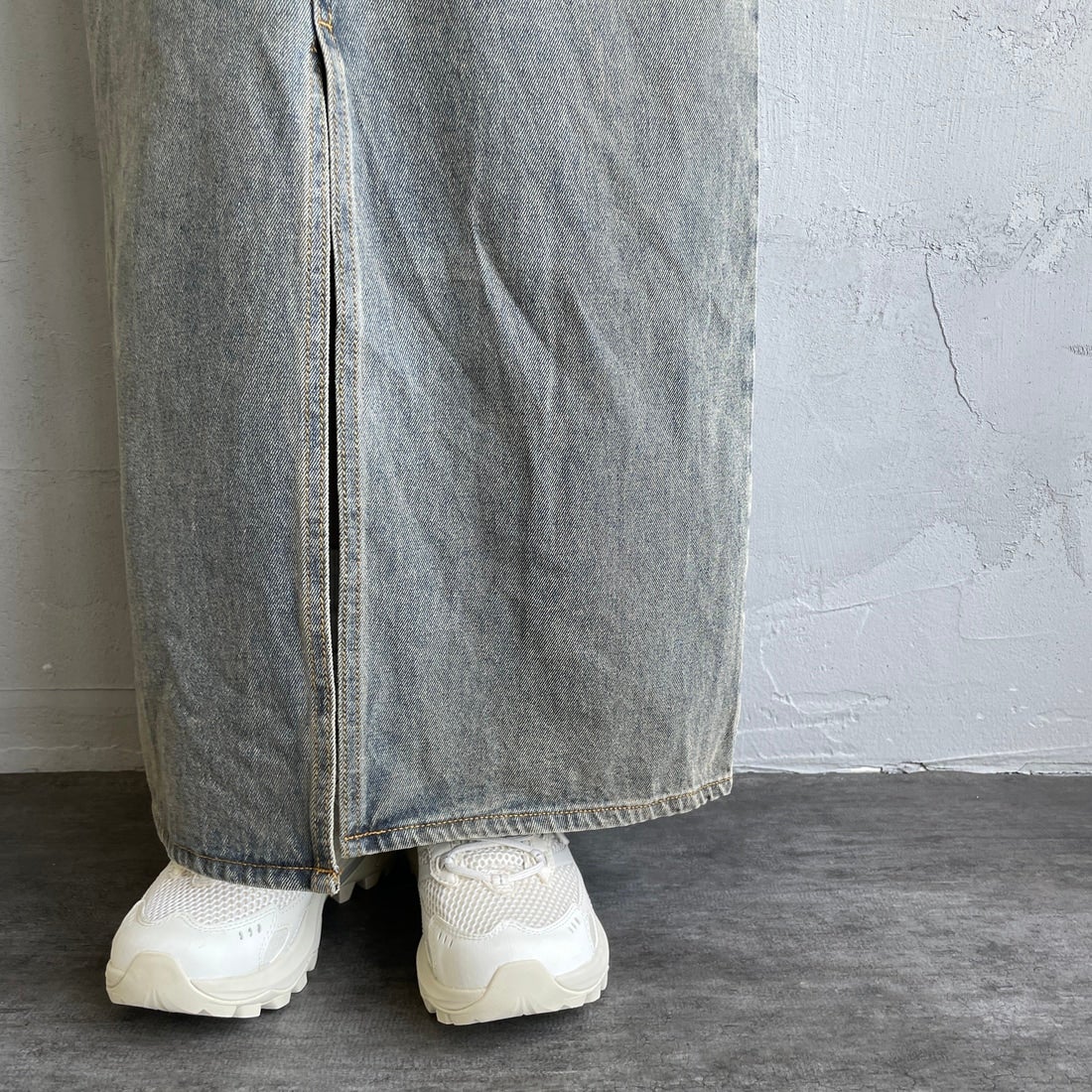 Jeans Factory Clothes [ジーンズファクトリークローズ] コットンデニムナロースカート [JFC-254-066] T.ACID BLU &&モデル身長：158cm 着用サイズ：M&&