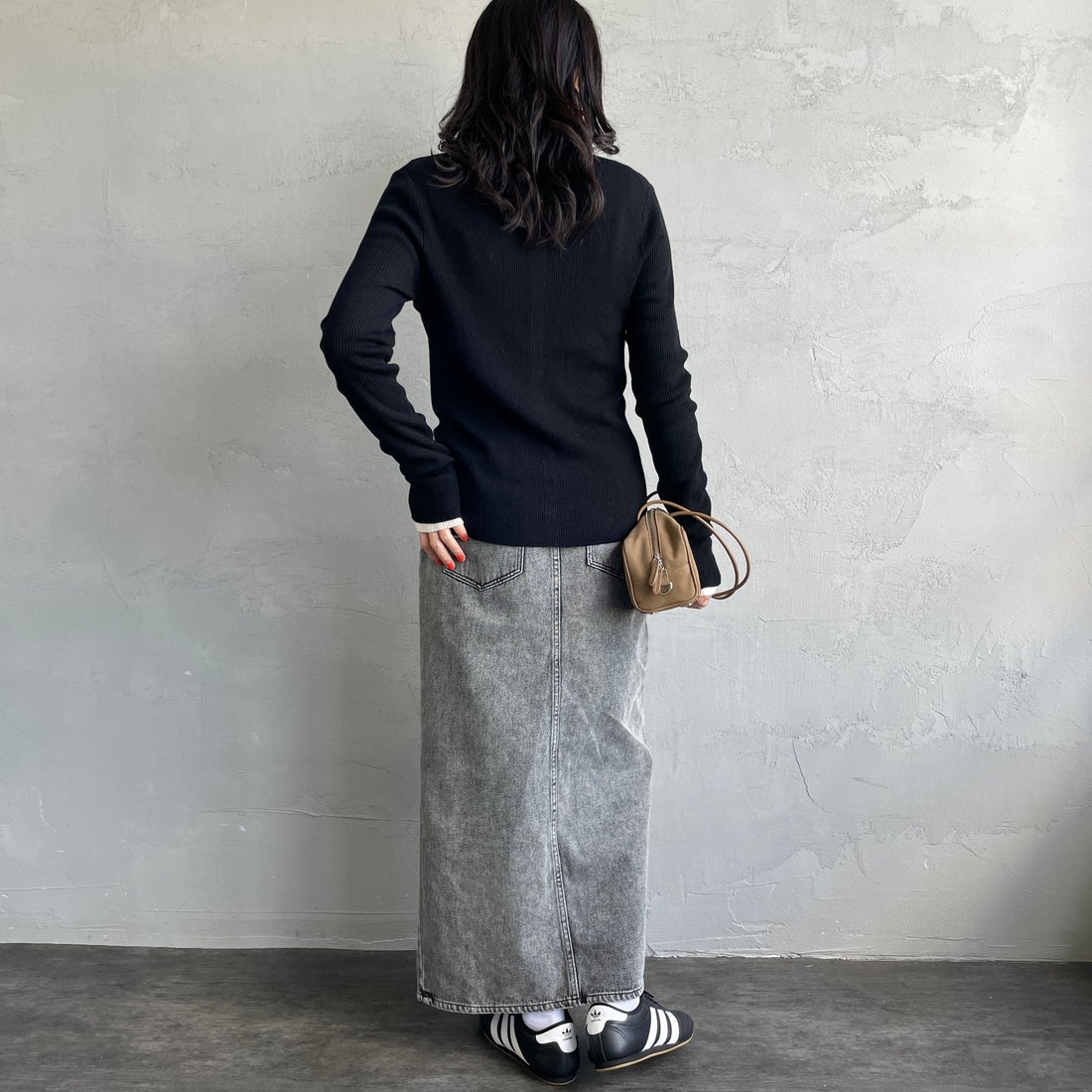 Jeans Factory Clothes [ジーンズファクトリークローズ] コットンデニムナロースカート [JFC-254-066] ACID BLACK &&モデル身長：160cm 着用サイズ：XS&&