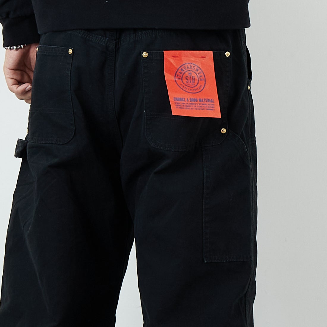 Jeans Factory Clothes [ジーンズファクトリークローズ] STANDARD ダブルニーダックカーブペインターパンツ [JFC-254-064] BLACK &&モデル身長：179cm 着用サイズ：L&&