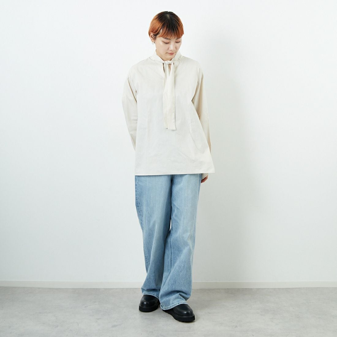 Commencement [コメンスメント] ロングスリーブボウタイシャツ [C-315] SILVER &&モデル身長：160cm 着用サイズ：F&&