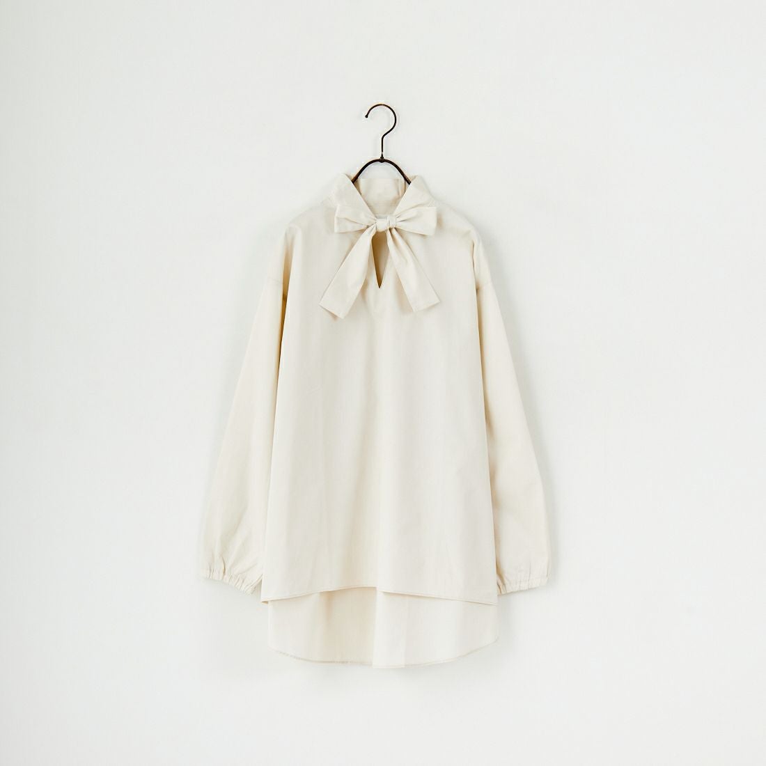 Commencement [コメンスメント] ロングスリーブボウタイシャツ [C-315] SILVER &&モデル身長：160cm 着用サイズ：F&&
