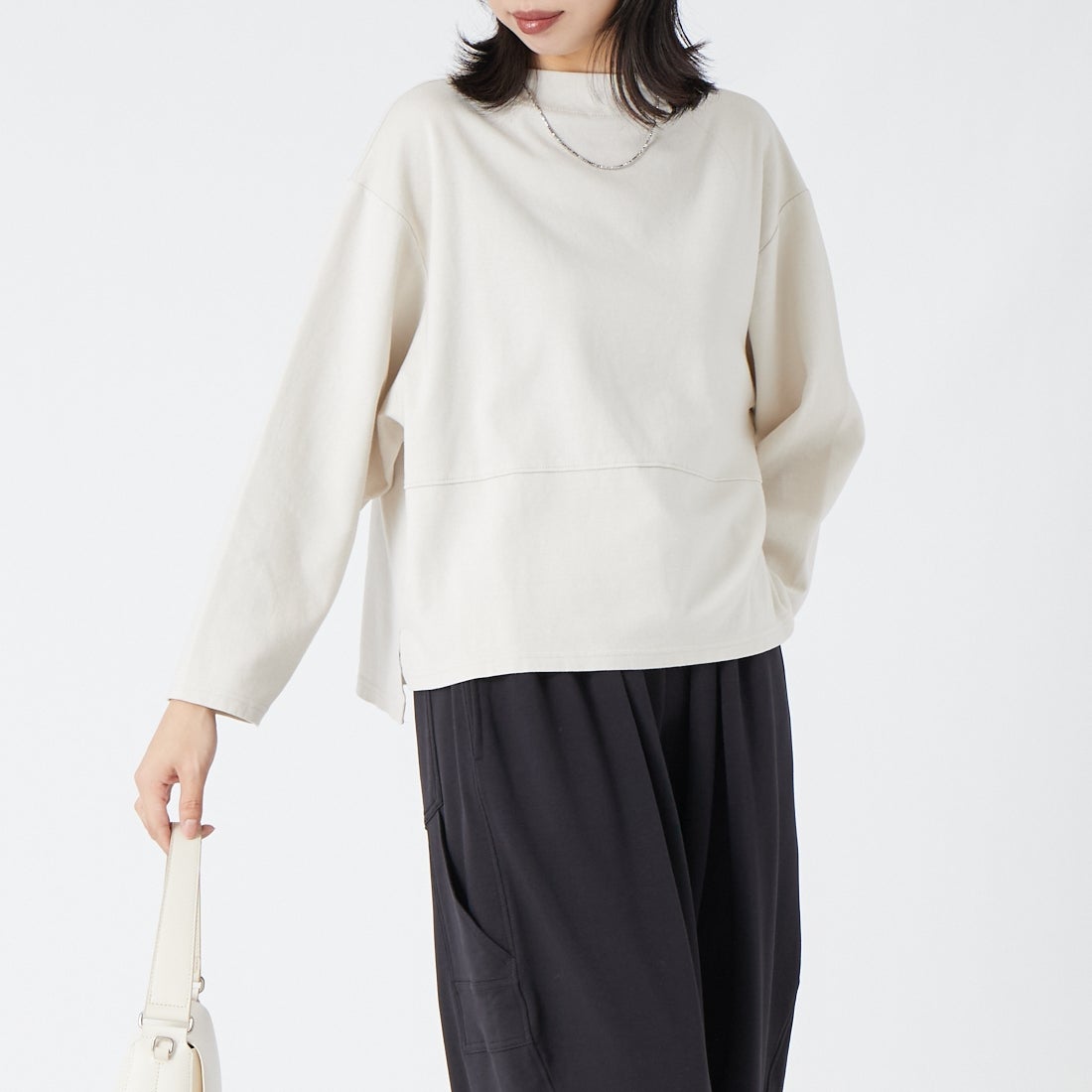 Commencement [コメンスメント] ボトルネックロングスリーブTシャツ [C-286] SILVER &&モデル身長：162cm 着用サイズ：F&&