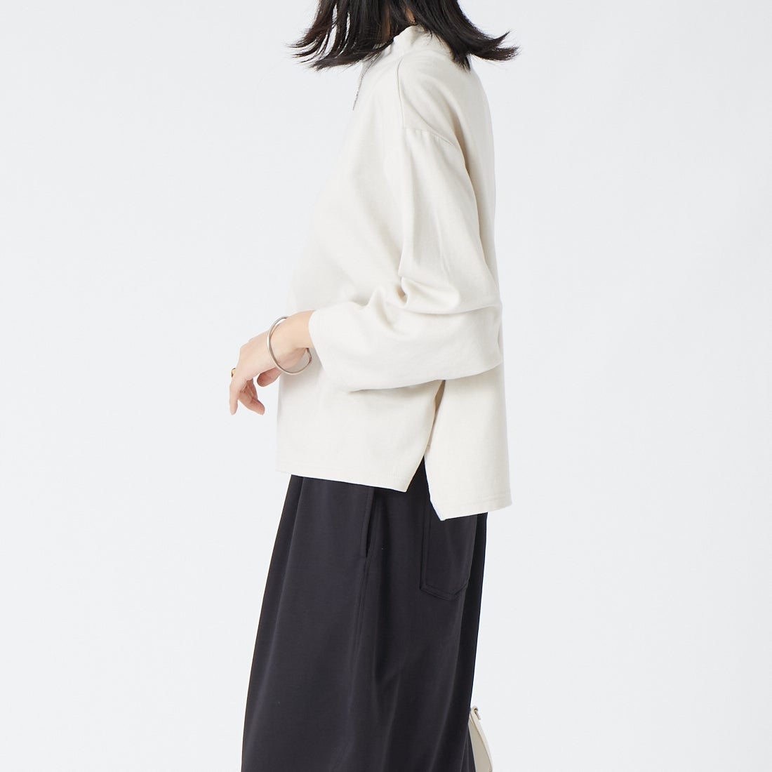 Commencement [コメンスメント] ボトルネックロングスリーブTシャツ [C-286] SILVER &&モデル身長：162cm 着用サイズ：F&&