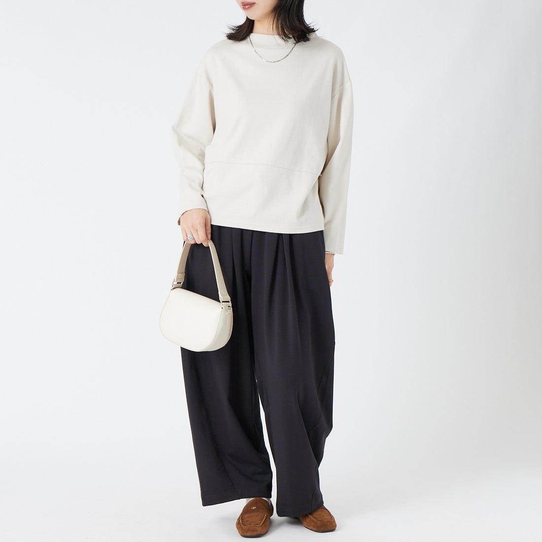 Commencement [コメンスメント] ボトルネックロングスリーブTシャツ [C-286] SILVER &&モデル身長：162cm 着用サイズ：F&&