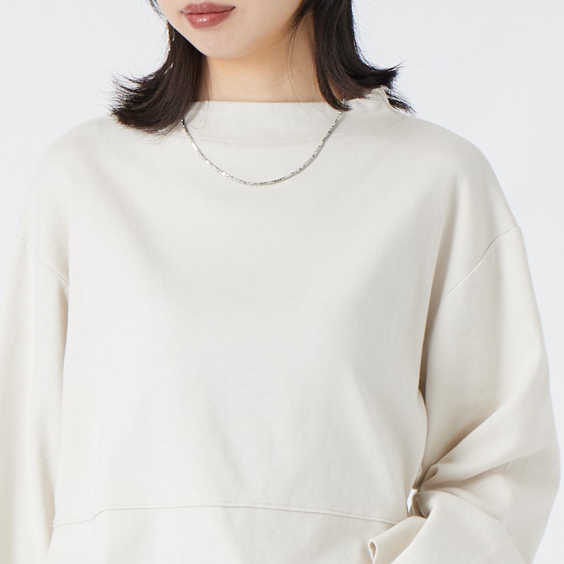 Commencement [コメンスメント] ボトルネックロングスリーブTシャツ [C-286] SILVER &&モデル身長：162cm 着用サイズ：F&&