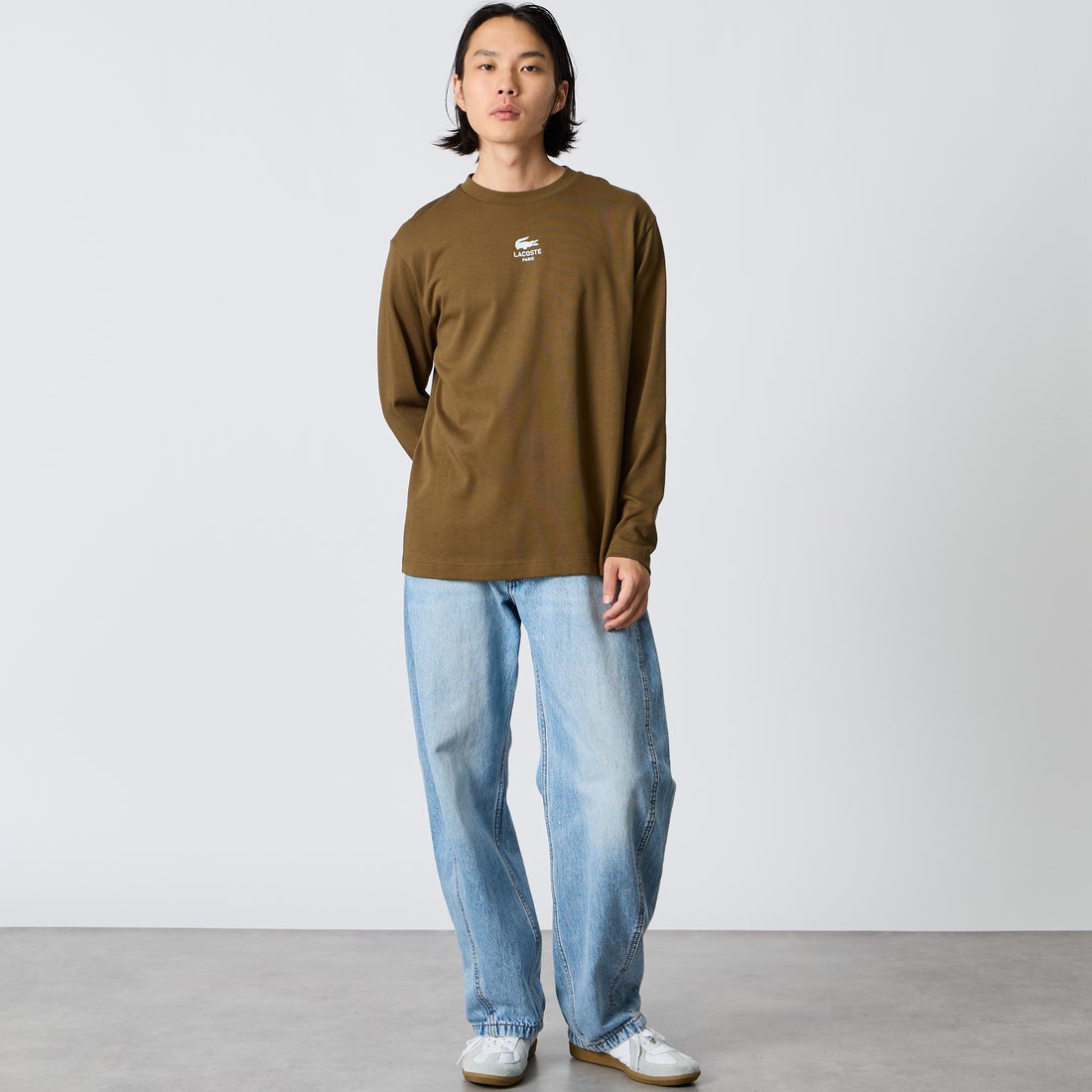 LACOSTE [ラコステ] PARISロゴ ヘビーオンスTシャツ [TH9396] DPD BROWN &&モデル身長：175cm 着用サイズ：3&&