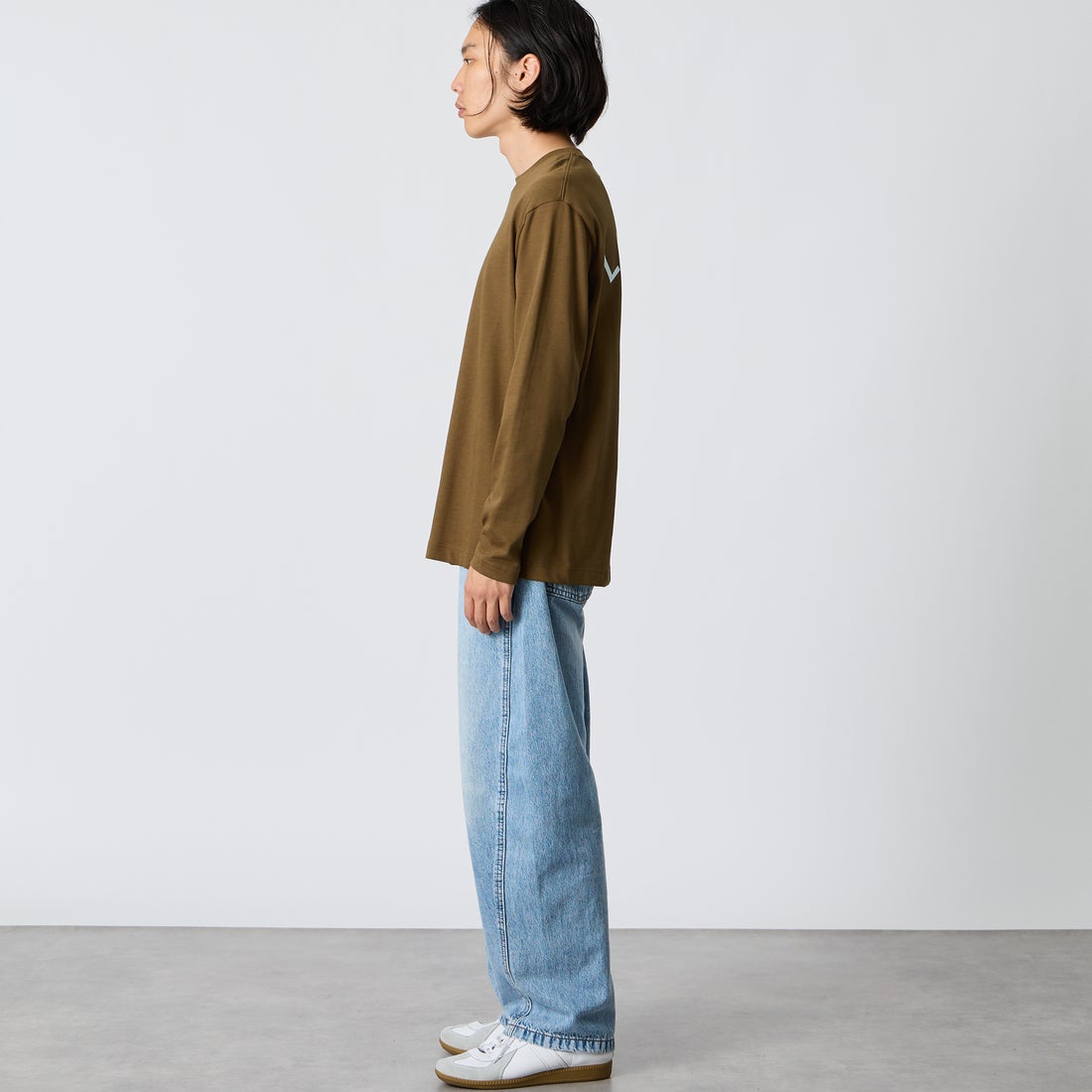 LACOSTE [ラコステ] PARISロゴ ヘビーオンスTシャツ [TH9396] DPD BROWN &&モデル身長：175cm 着用サイズ：3&&