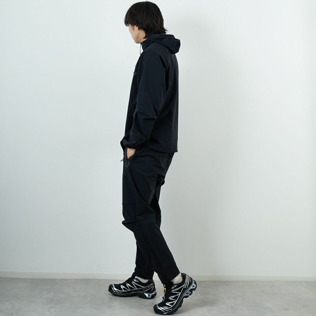 NIKE [ナイキ] テックウーブンパンツ [HM8242] 010 ﾌﾞﾗｯｸ &&モデル身長：179cm 着用サイズ：L&&