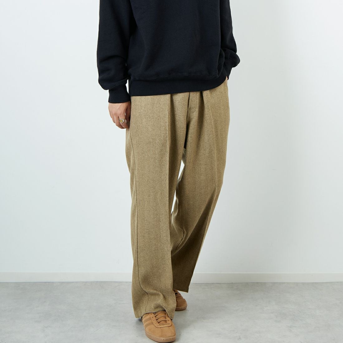 Dickies [ディッキーズ] 別注 ヘリンボーン グランパワークパンツ [253M401N01-JF] BEIGE &&モデル身長：179cm 着用サイズ：XL&&