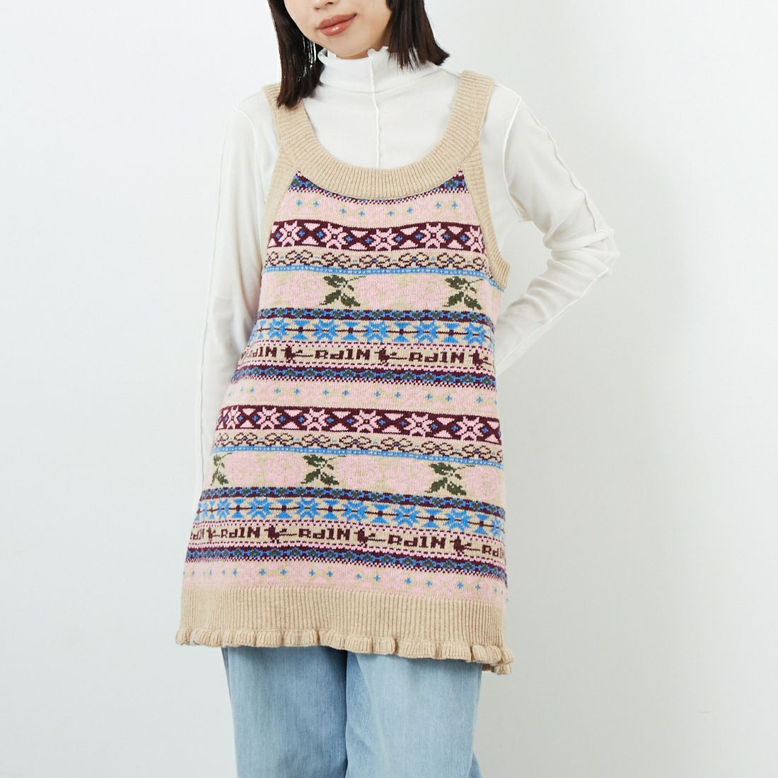 RhodolirioN [ロドリリオン] フェアアイルエプロンベスト [RV1060] A BEIGE &&モデル身長：162cm 着用サイズ：ONE SIZE&&