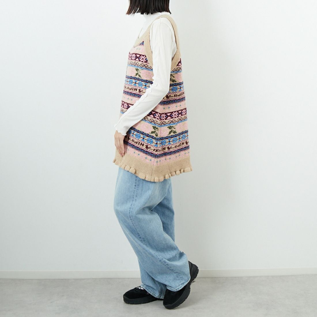 RhodolirioN [ロドリリオン] フェアアイルエプロンベスト [RV1060] A BEIGE &&モデル身長：162cm 着用サイズ：ONE SIZE&&