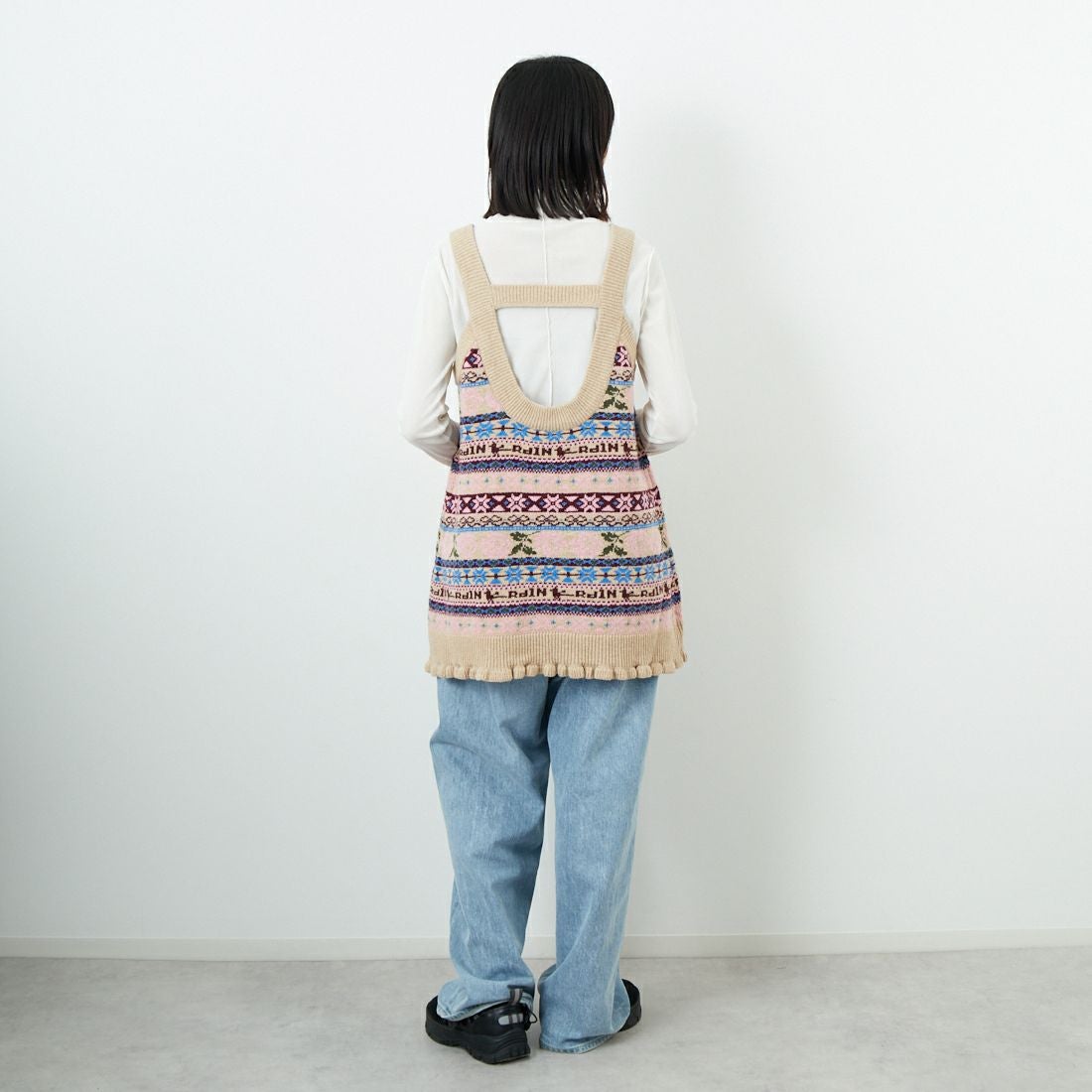 RhodolirioN [ロドリリオン] フェアアイルエプロンベスト [RV1060] A BEIGE &&モデル身長：162cm 着用サイズ：ONE SIZE&&