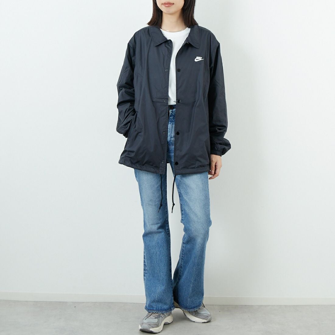 NIKE [ナイキ] コーチジャケット [FN3317] 010 ﾌﾞﾗｯｸ &&モデル身長：162cm 着用サイズ：S&&