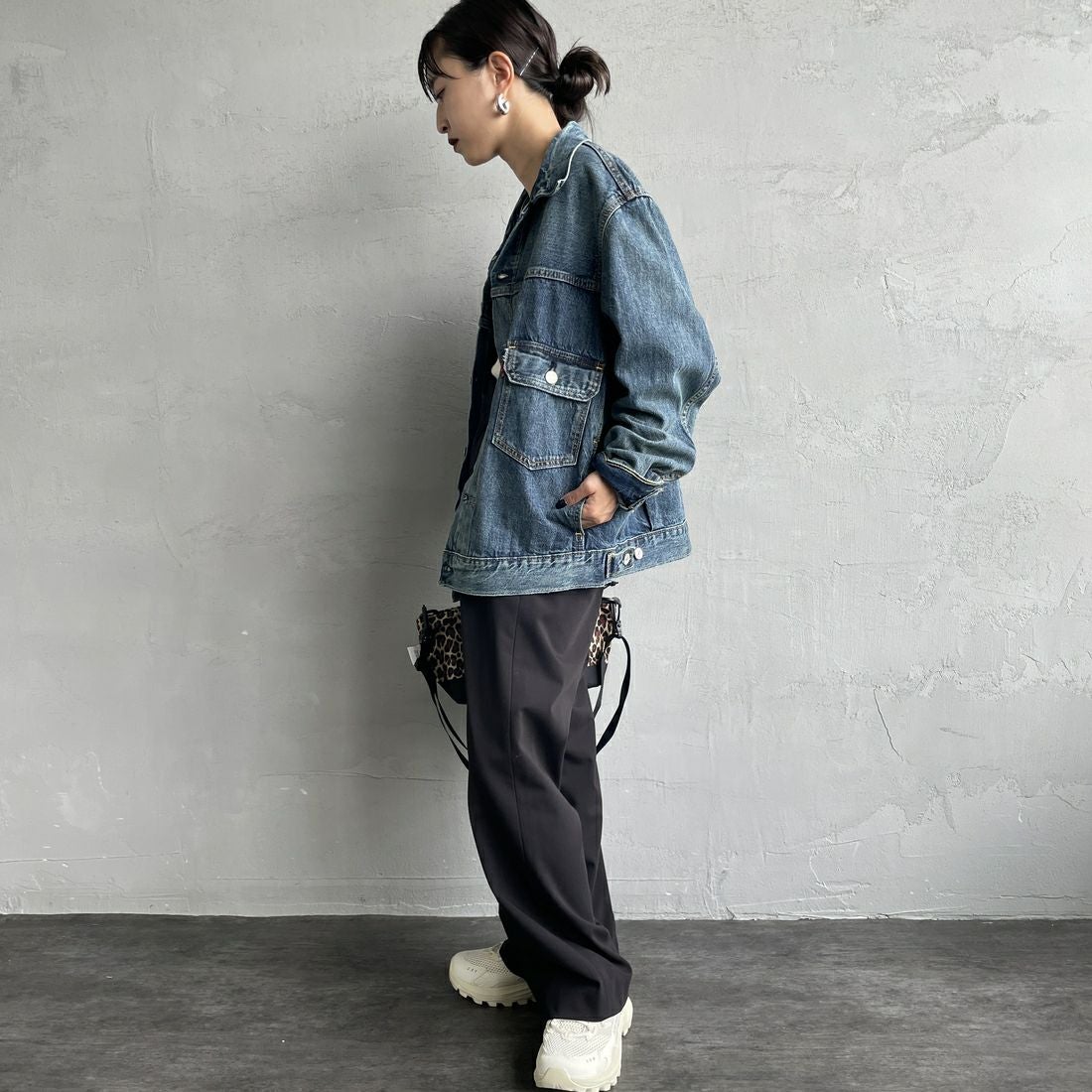 LEVI'S [リーバイス] TYPE2 トラッカージャケット [A7632-00] 13 GLOOMY &&モデル身長：150cm 着用サイズ：S&&