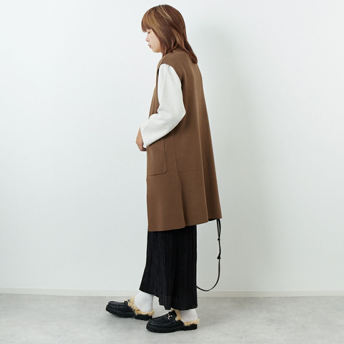 Jf Ready Made [ジェイエフレディメイド] 総針編み 前開きベスト [3105204] 701 ﾌﾞﾗｳﾝ &&モデル身長：167cm 着用サイズ：F&&