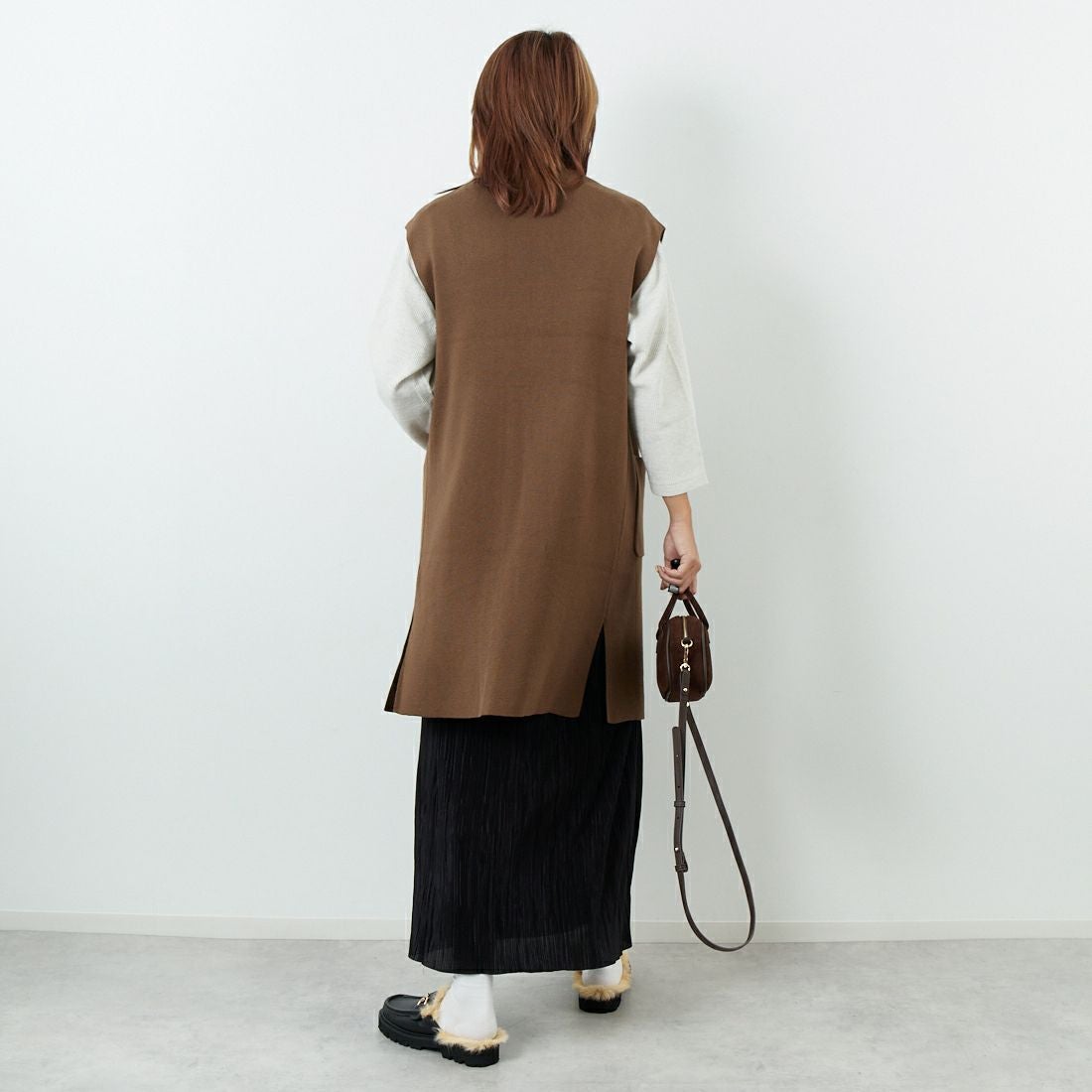 Jf Ready Made [ジェイエフレディメイド] 総針編み 前開きベスト [3105204] 701 ﾌﾞﾗｳﾝ &&モデル身長：167cm 着用サイズ：F&&