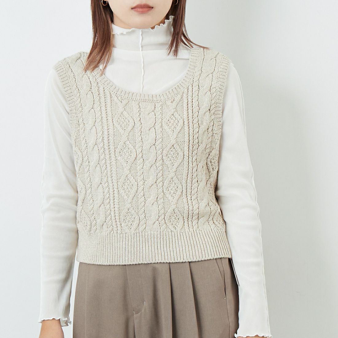 Jf Ready Made [ジェイエフレディメイド] 2WAYケーブルニットベスト [3105201] 711 Lﾍﾞｰｼﾞ &&モデル身長：167cm 着用サイズ：F&&