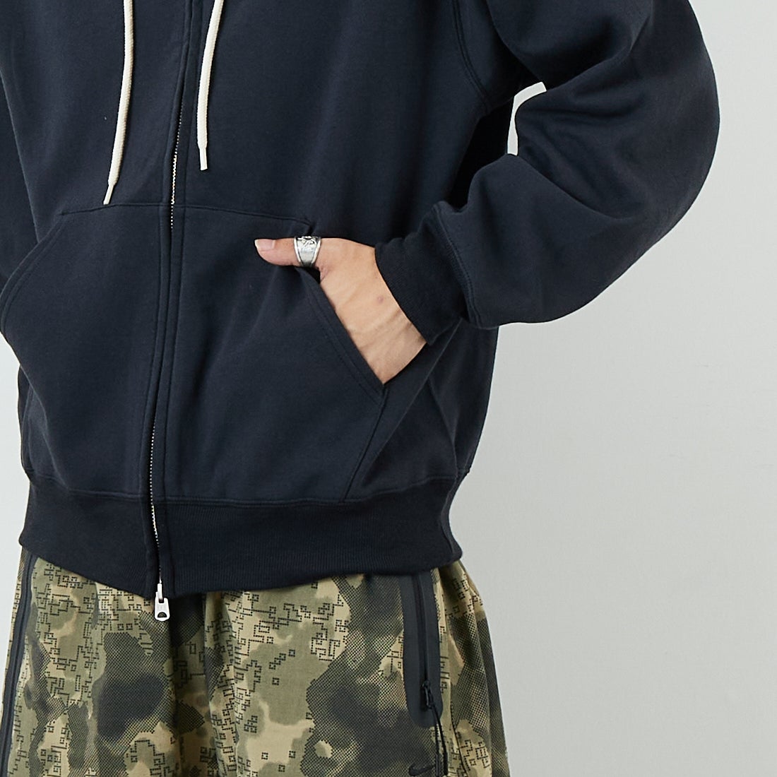 L.L.BEAN [エルエルビーン] PORTAGE フルジップフーデッドスウェット [5475-1035] 48 DK.CHAR &&モデル身長：179cm 着用サイズ：M&&