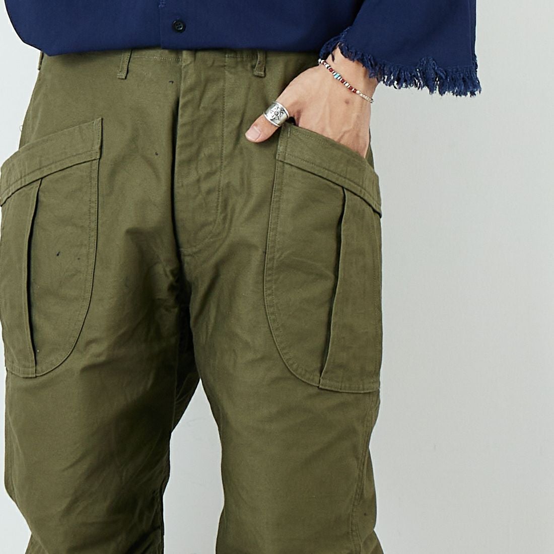 A VONTADE [アボンタージ] ファティーグトラウザーズ [VTD-0485-PT2] 1 OLIVE &&モデル身長：179cm 着用サイズ：L&&