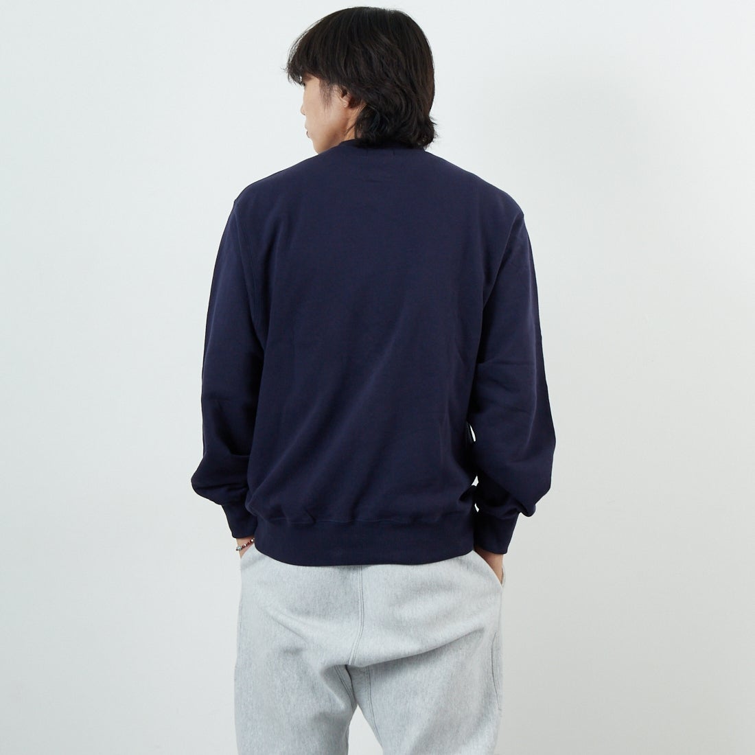 L.L.BEAN [エルエルビーン] SMITHFIELD クルーネックスウェットシャツ [5475-1037] 67 NAVY &&モデル身長：179cm 着用サイズ：M&&