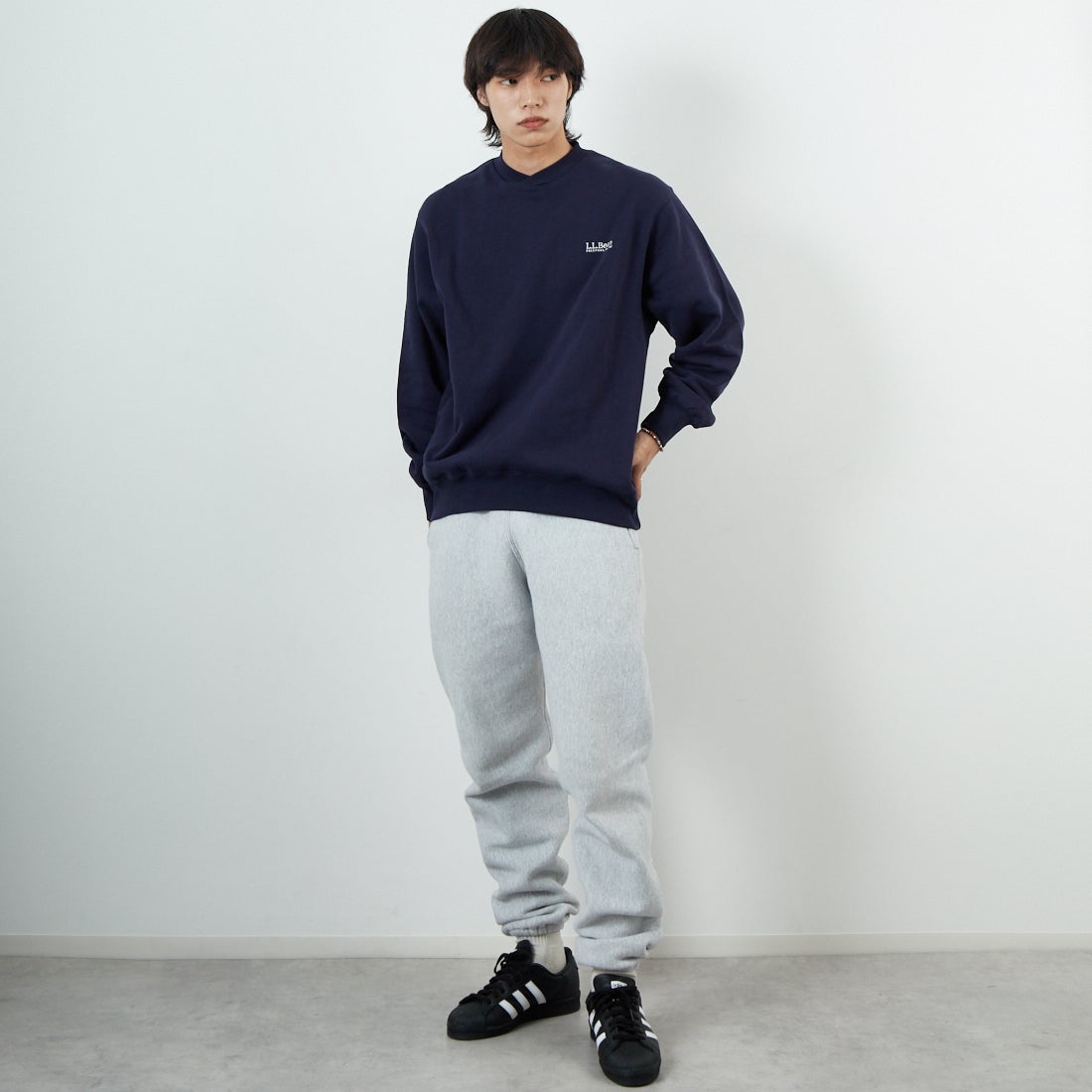 L.L.BEAN [エルエルビーン] SMITHFIELD クルーネックスウェットシャツ [5475-1037] 67 NAVY &&モデル身長：179cm 着用サイズ：M&&