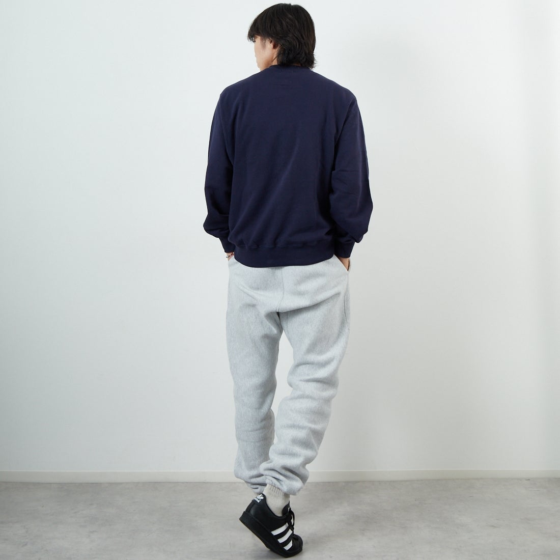 L.L.BEAN [エルエルビーン] SMITHFIELD クルーネックスウェットシャツ [5475-1037] 67 NAVY &&モデル身長：179cm 着用サイズ：M&&