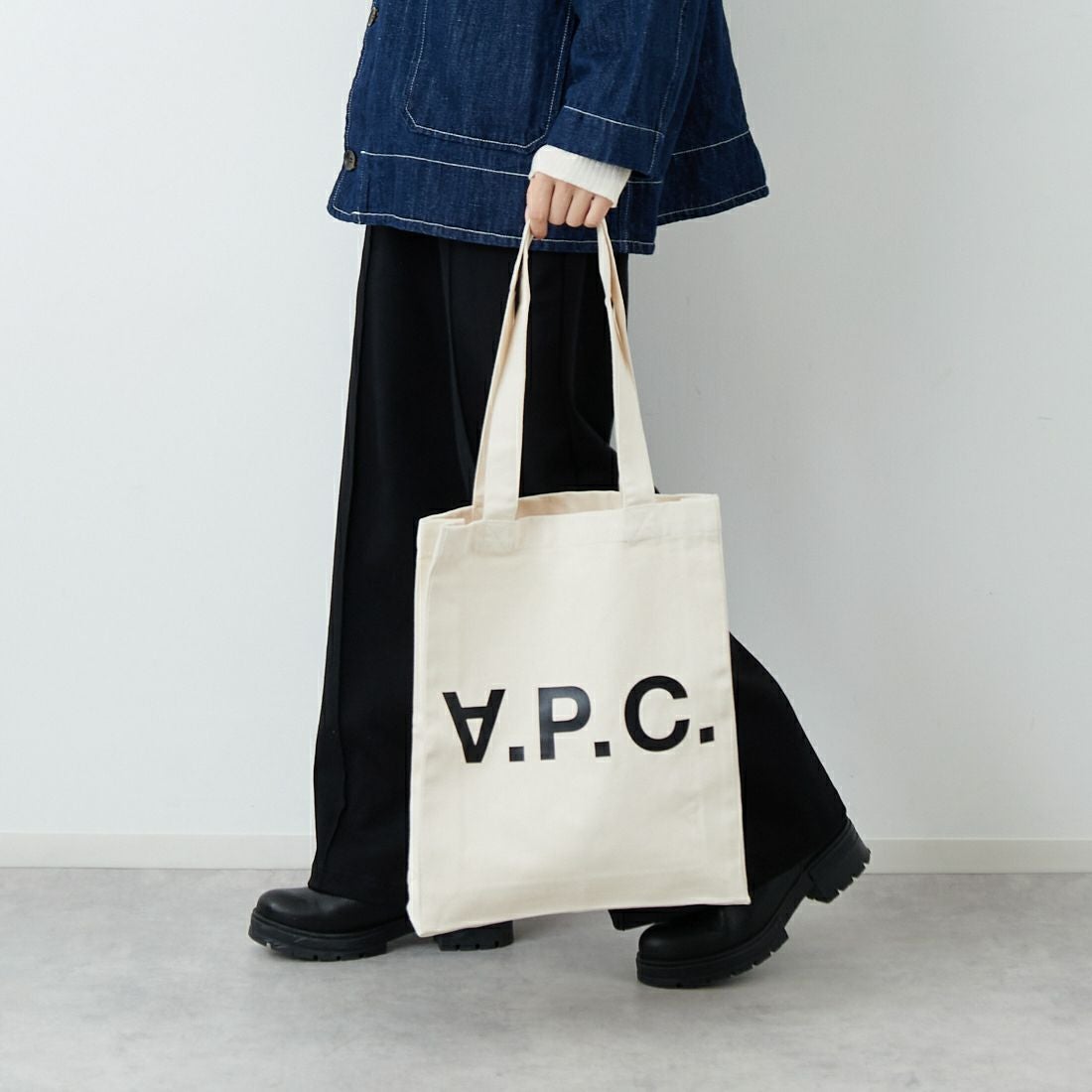 A.P.C. [アー・ペー・セー] LAURE デニムトートバッグ [TOTE-LAURE-BLACK-LOG] 91 ECRU