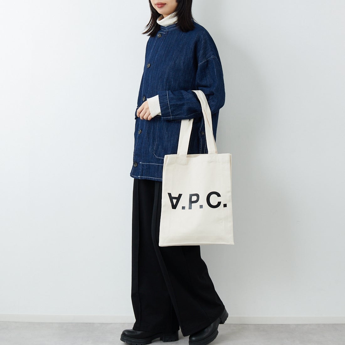 A.P.C. [アー・ペー・セー] LAURE デニムトートバッグ [TOTE-LAURE-BLACK-LOG] 91 ECRU