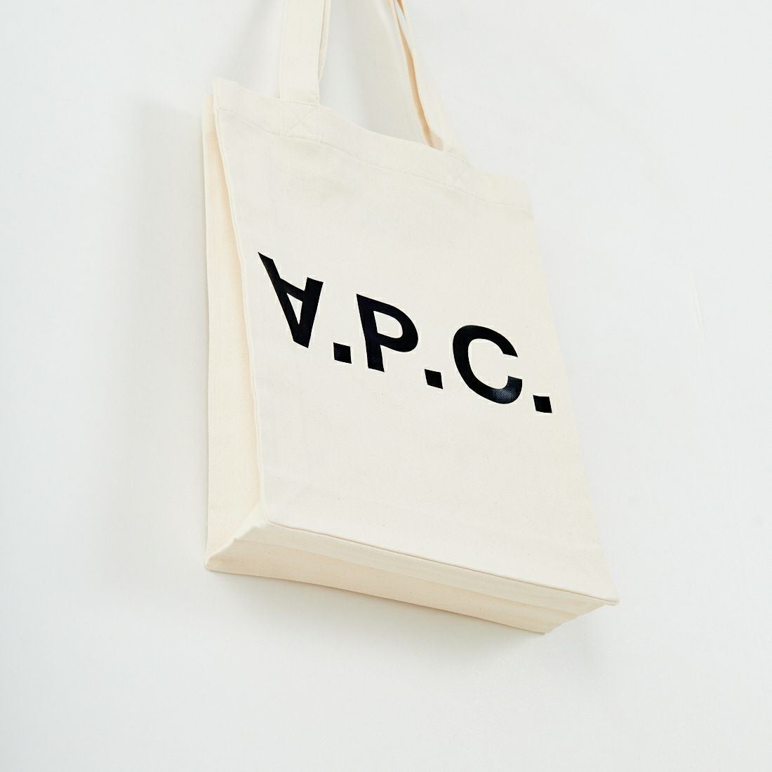 A.P.C. [アー・ペー・セー] LAURE デニムトートバッグ [TOTE-LAURE-BLACK-LOG] 91 ECRU