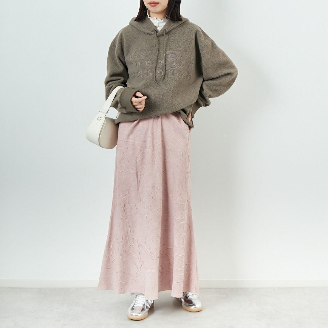 CHIGNON [シニヨン] スエードライクワッシャースカート [2754-036MK] PINK &&モデル身長：162cm 着用サイズ：F&&