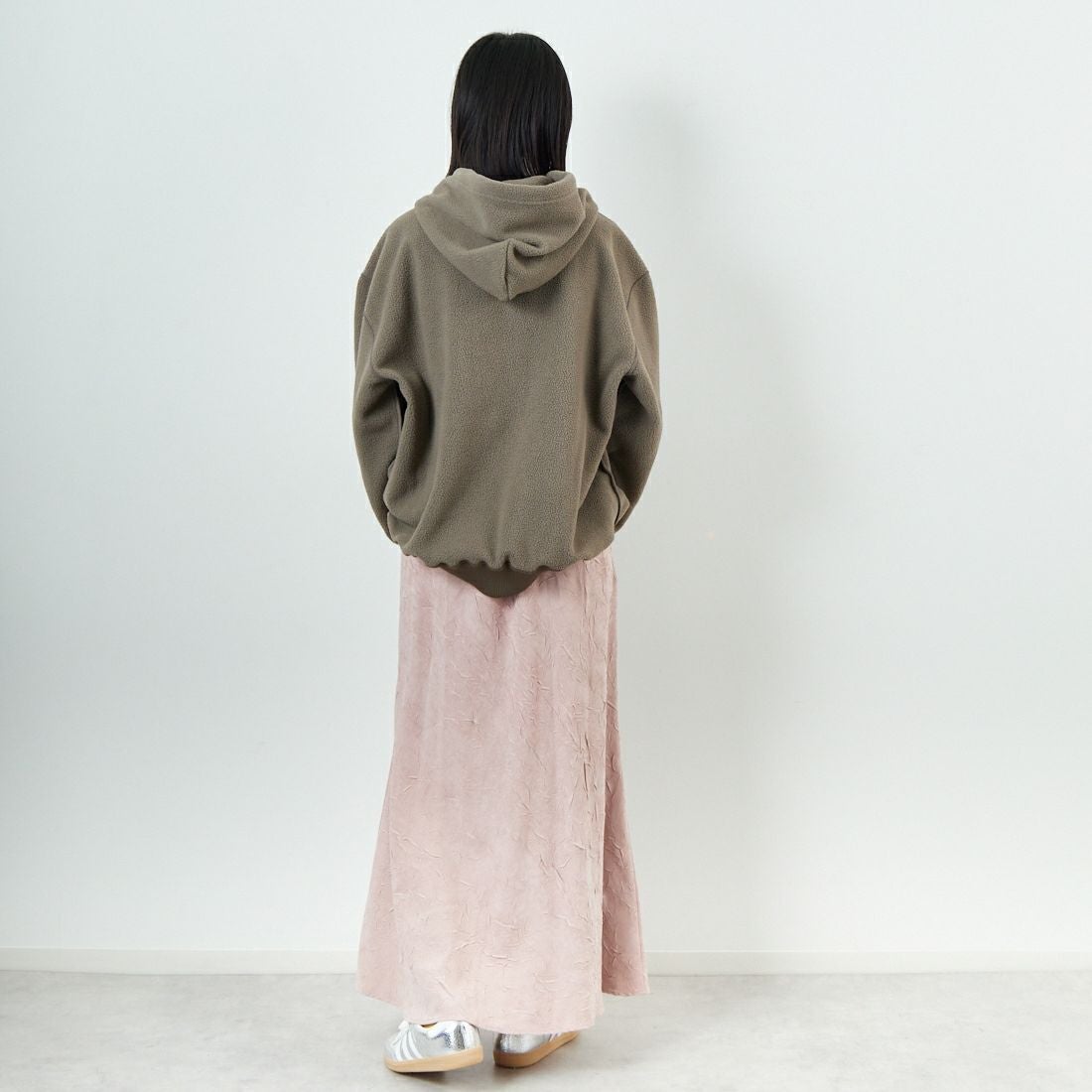 CHIGNON [シニヨン] スエードライクワッシャースカート [2754-036MK] PINK &&モデル身長：162cm 着用サイズ：F&&