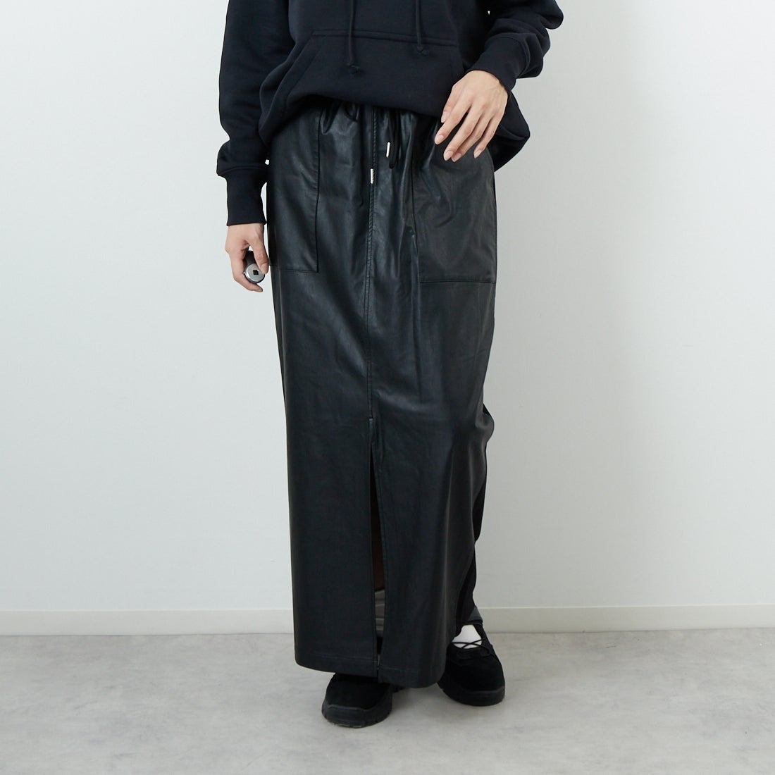 BLACK&&モデル身長：162cm 着用サイズ：F&&