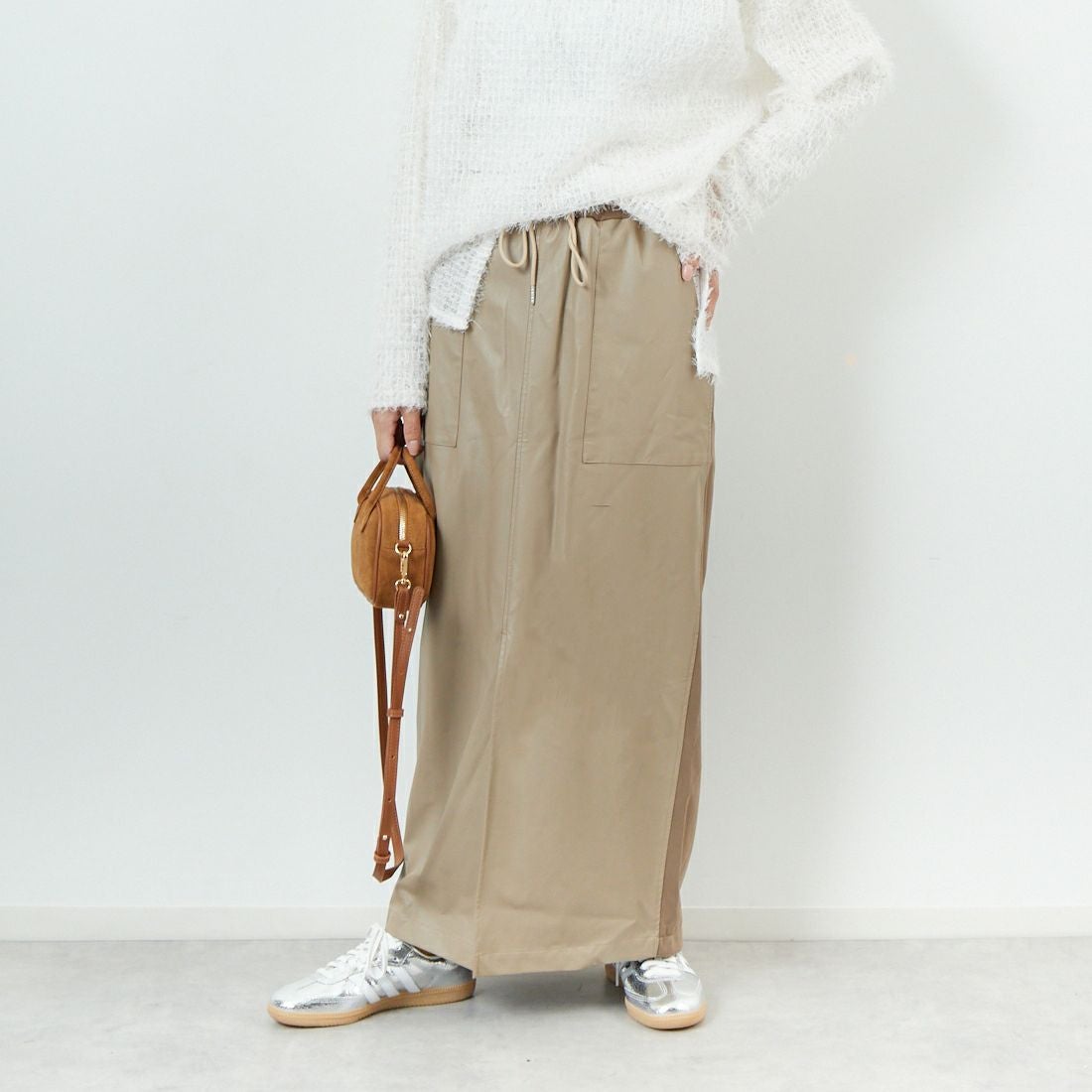 CHIGNON [シニヨン] フェイクレザーベイカースカート [2754-003KK] BEIGE &&モデル身長：162cm 着用サイズ：F&&