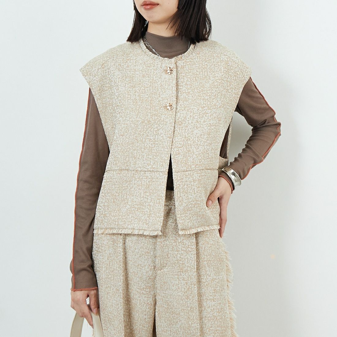 L.BEIGE&&モデル身長：162cm 着用サイズ：F&&