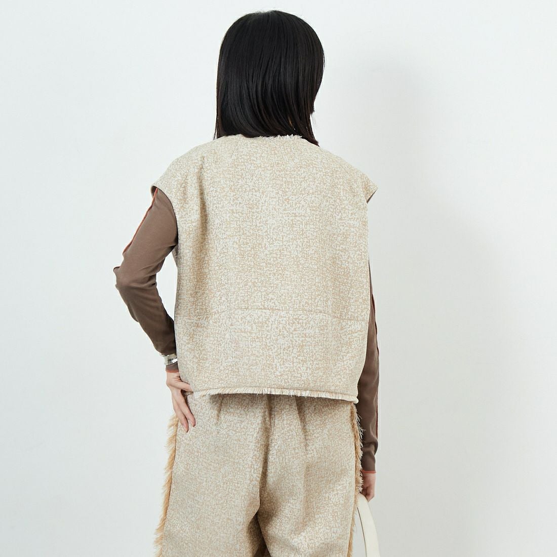 CHIGNON [シニヨン] ツイードショートベスト [4654-037MK] L.BEIGE &&モデル身長：162cm 着用サイズ：F&&