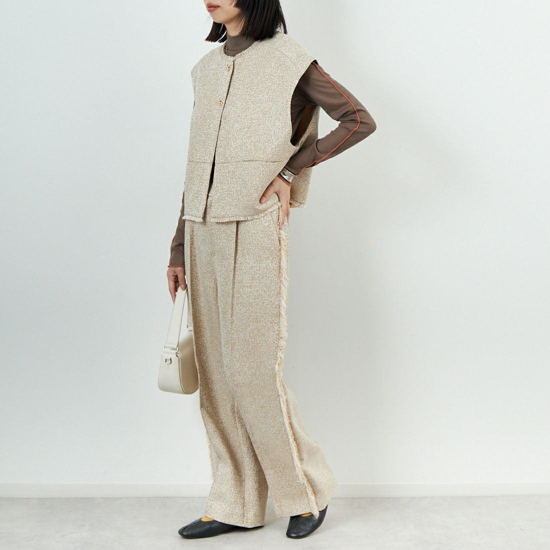 CHIGNON [シニヨン] ツイードショートベスト [4654-037MK] L.BEIGE &&モデル身長：162cm 着用サイズ：F&&