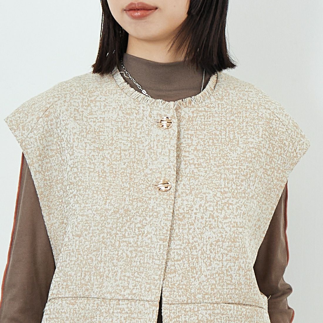 CHIGNON [シニヨン] ツイードショートベスト [4654-037MK] L.BEIGE &&モデル身長：162cm 着用サイズ：F&&