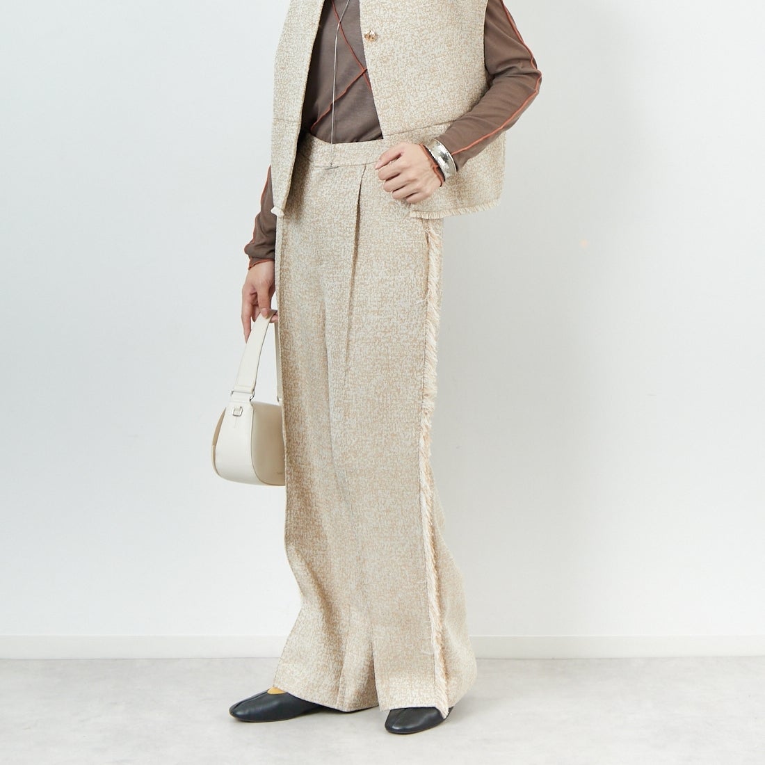 CHIGNON [シニヨン] ツイードフリンジパンツ [3654-038MK] L.BEIGE &&モデル身長：162cm 着用サイズ：F&&