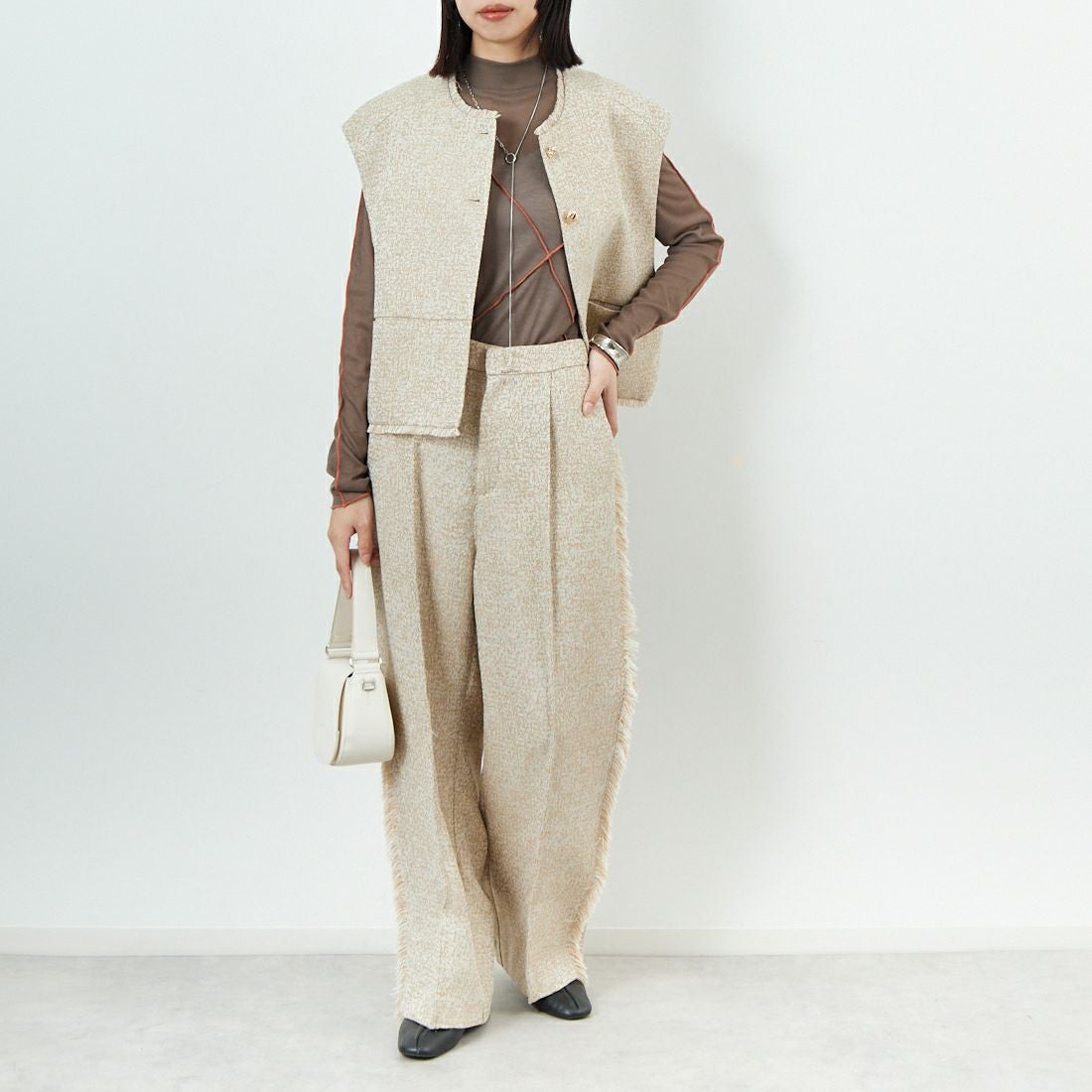 CHIGNON [シニヨン] ツイードフリンジパンツ [3654-038MK] L.BEIGE &&モデル身長：162cm 着用サイズ：F&&